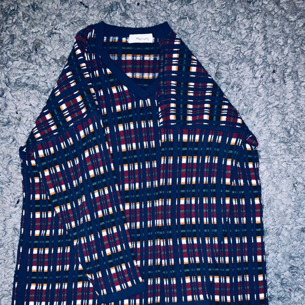 Patterned sweater 💙❤️🧡🤍